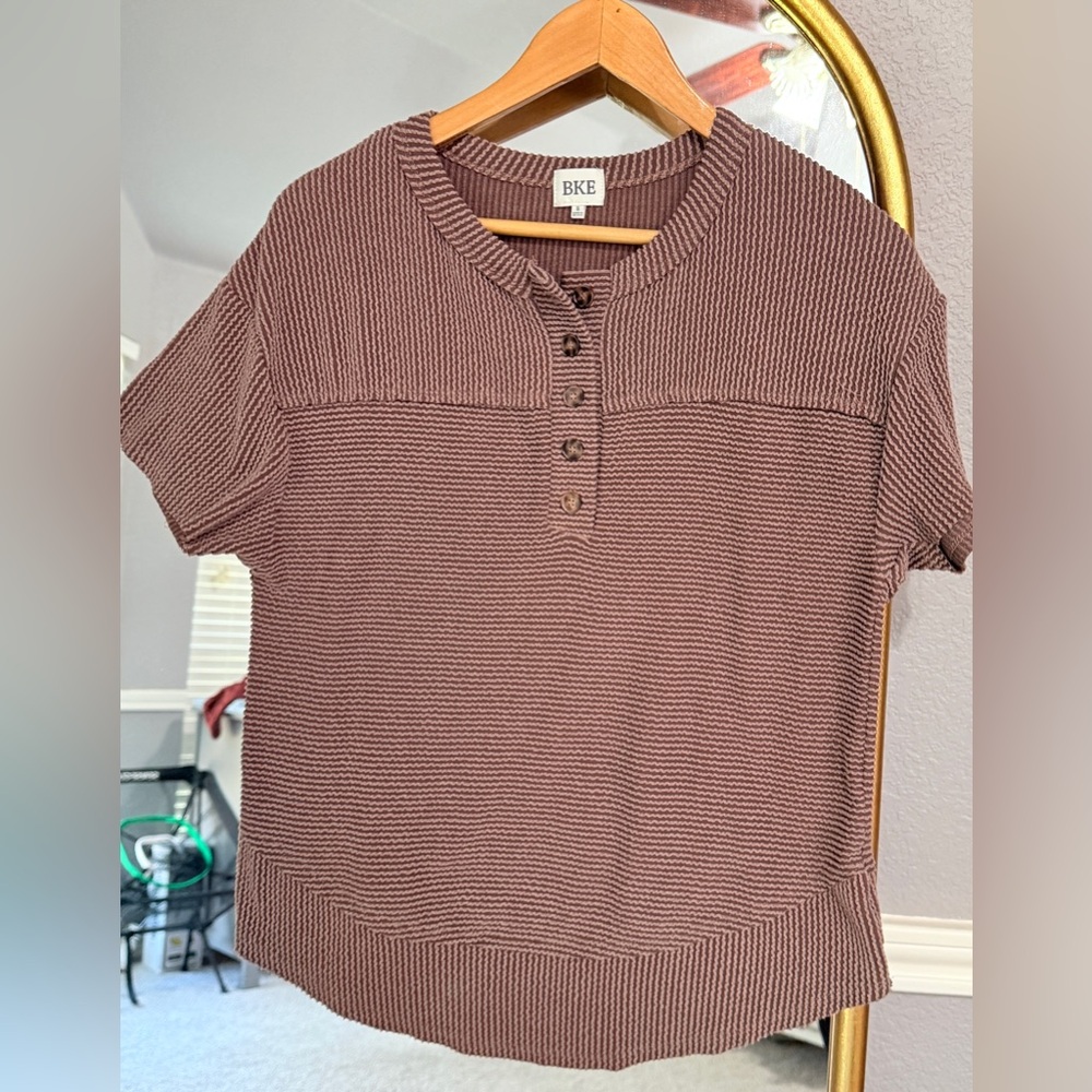 BKE Ribbed waffle knit top short sleeve